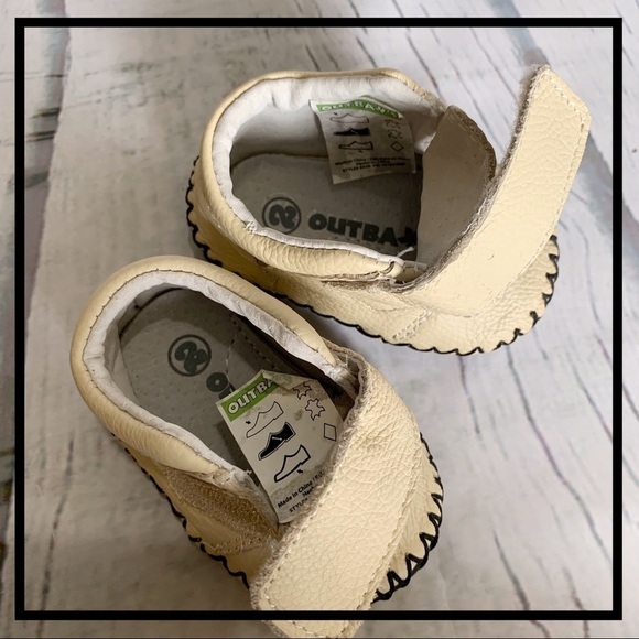 OUTBAK’S Ivory Leather Infant Crib Mocassins - Picture 5 of 6